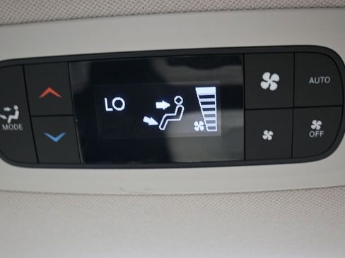 Used 2017 Chrysler Pacifica Touring Plus image 32