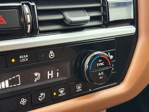 Used 2024 Nissan Pathfinder Platinum w/ Cargo Package image 23