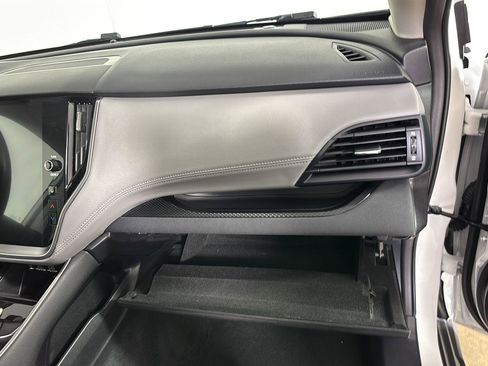 Used 2025 Subaru Outback Premium AWD/4WD image 21
