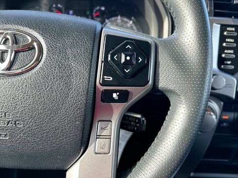 Used 2022 Toyota 4Runner SR5 AWD/4WD image 17