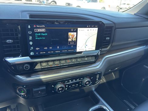 Used 2025 Chevrolet Silverado 1500 RST AWD/4WD image 25
