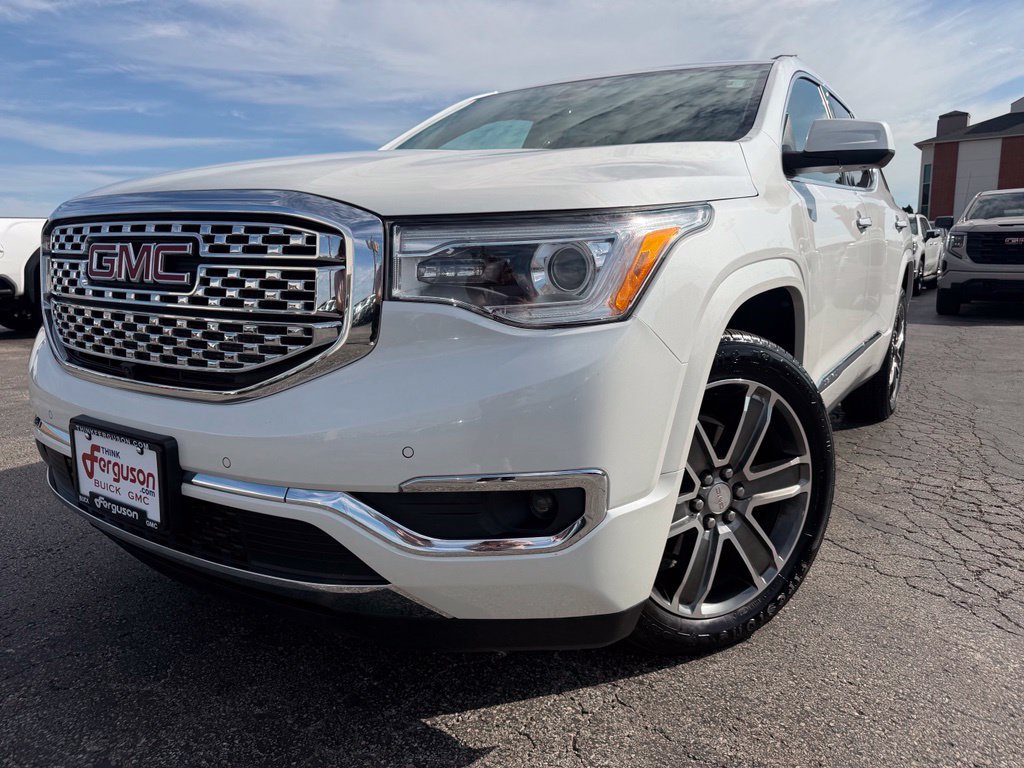 Used 2019 GMC Acadia Denali w/ Technology Package AWD/4WD image 2