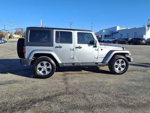 Used 2018 Jeep Wrangler Unlimited Sahara image 15