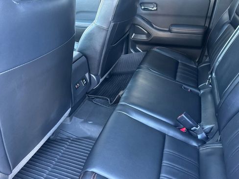 Used 2023 Nissan Frontier PRO-4X w/ Pro-4X Premium Package image 13