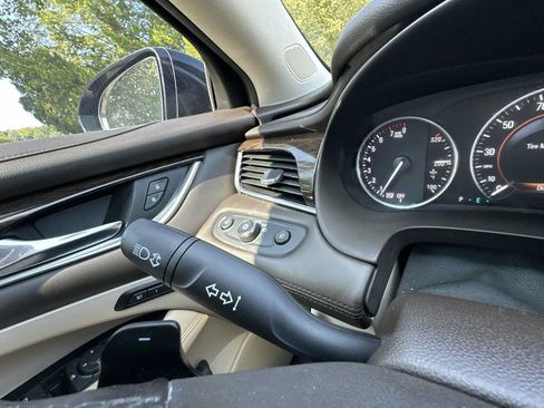 Used 2017 Buick LaCrosse Essence FWD image 28