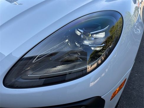 Used 2023 Porsche Macan image 27