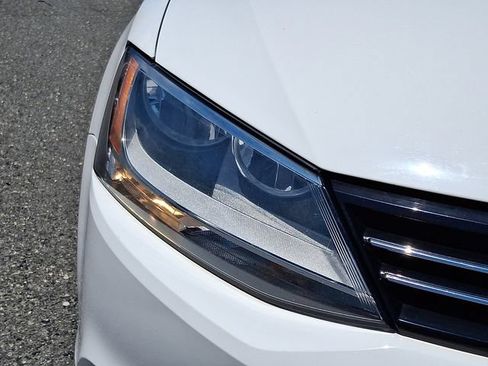 Used 2013 Volkswagen Jetta SE FWD image 9