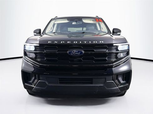 Used 2025 Ford Expedition Max Active image 2