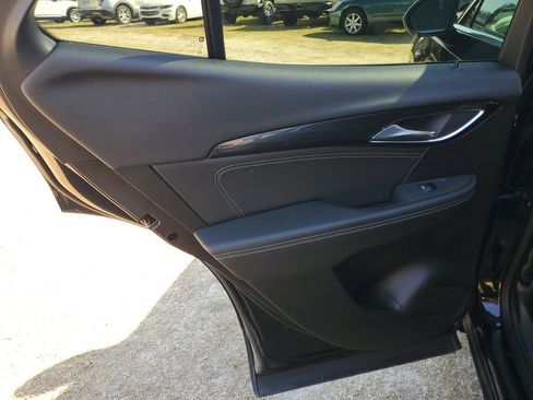 Used 2023 Buick Envision Essence image 30