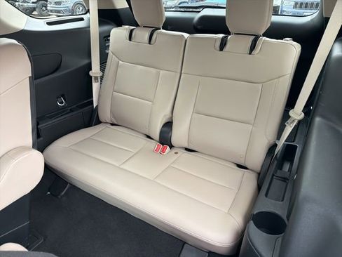 Used 2023 Ford Explorer Limited w/ Limited Technology Package image 14