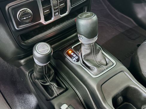 Used 2023 Jeep Wrangler Sahara w/ Cold Weather Group AWD/4WD image 24