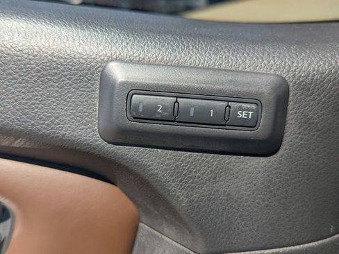 Used 2019 Nissan Titan Platinum Reserve image 18