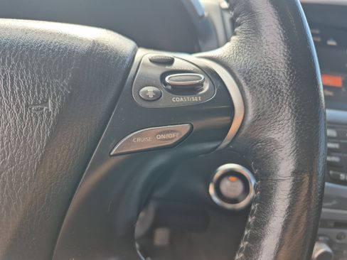 Used 2018 Nissan Pathfinder SL AWD/4WD image 30