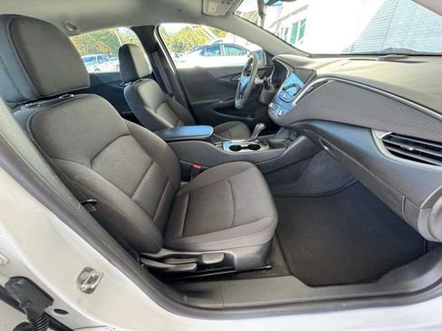 Used 2020 Chevrolet Malibu LS image 16