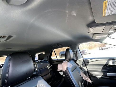 Used 2024 Ford Explorer XLT w/ Equipment Group 202A image 22