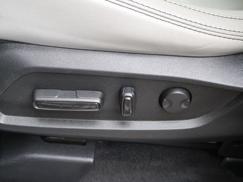 Used 2025 Honda Pilot EX-L image 35