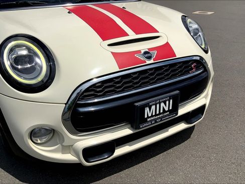 Used 2019 MINI Cooper S w/ Signature Upholstery Package image 30