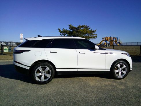 Used 2018 Land Rover Range Rover Velar S image 22