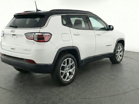 Used 2025 Jeep Compass Limited AWD/4WD image 9