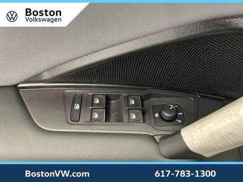 New 2026 Volkswagen Tiguan SE image 31