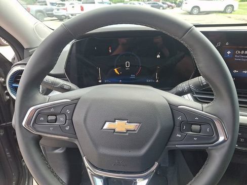 Used 2026 Chevrolet Trax LT w/ Driver Confidence Package FWD image 4