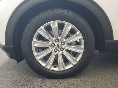 Used 2022 Ford Explorer Limited w/ Equipment Group 301A image 8