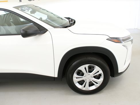 Certified 2025 Chevrolet Trax LS FWD image 11