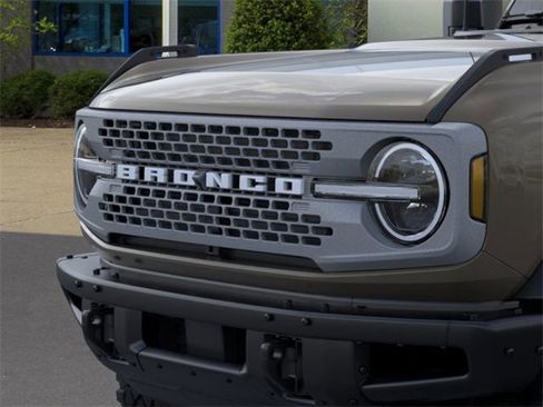 New 2025 Ford Bronco Badlands image 19