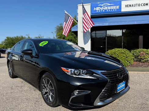 Used 2018 Lexus ES 350 w/ Luxury Package w/Wood Trim FWD image 20
