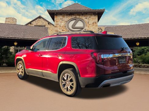 Used 2023 GMC Acadia SLE w/ Driver Convenience Package image 3