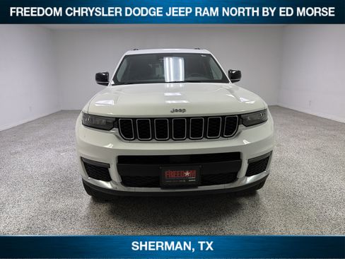 Used 2024 Jeep Grand Cherokee L Limited RWD image 2