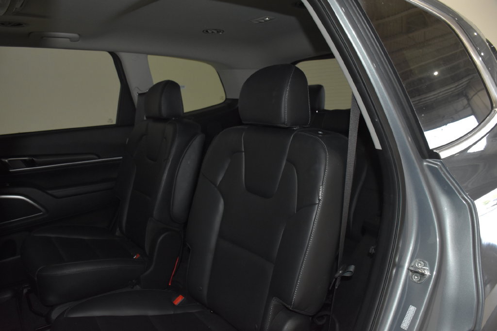 Used 2025 Kia Telluride S AWD/4WD image 32