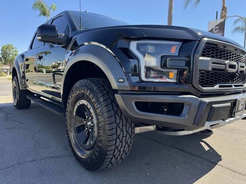 Used 2018 Ford F150 Raptor w/ Equipment Group 802A Luxury image 10