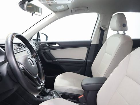 Used 2018 Volkswagen Tiguan SE image 13
