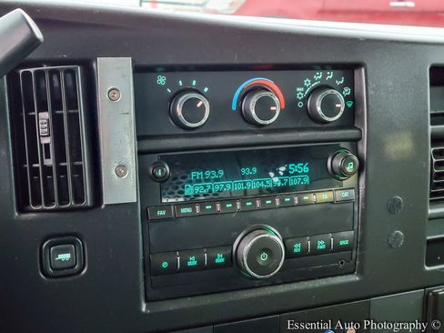 Used 2019 Chevrolet Express 2500 image 15