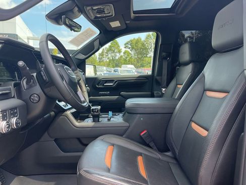 Used 2024 GMC Sierra 1500 AT4 w/ Technology Package image 9