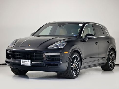 Certified 2022 Porsche Cayenne Turbo AWD/4WD image 1