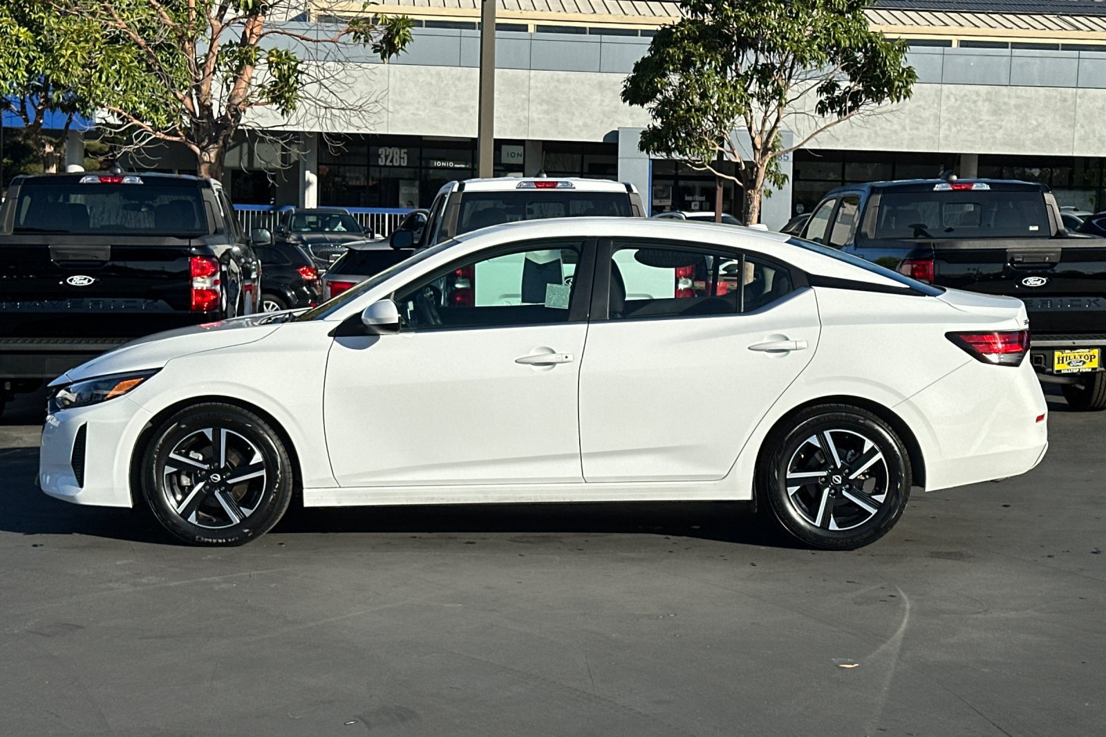 Used 2024 Nissan Sentra SV FWD image 8