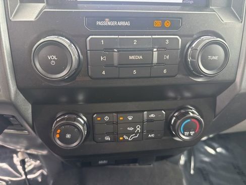 Used 2022 Ford F350 XLT w/ Snow Plow Prep Package AWD/4WD image 21