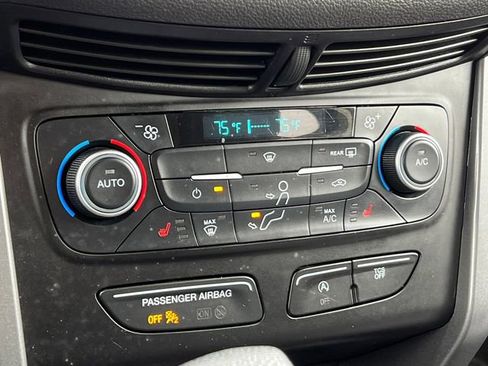 Used 2019 Ford Escape SE image 24