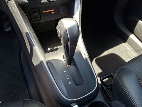 Used 2019 Chevrolet Trax LT w/ Redline Edition FWD image 10