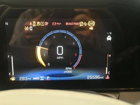 Used 2025 Chevrolet TrailBlazer LT AWD/4WD image 9