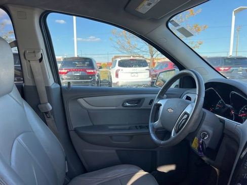 Used 2014 Chevrolet Traverse LT image 33