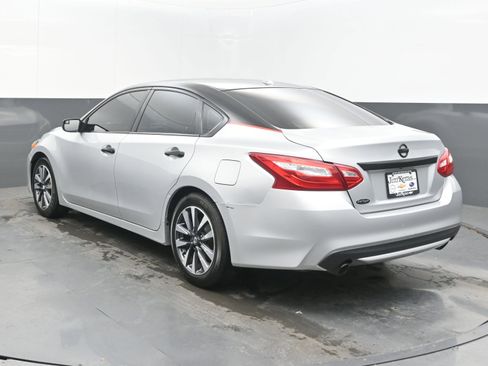 Used 2017 Nissan Altima 2.5 SV image 8