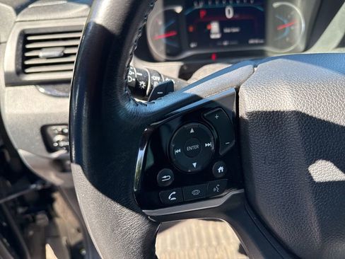 Used 2020 Honda Pilot Touring image 11