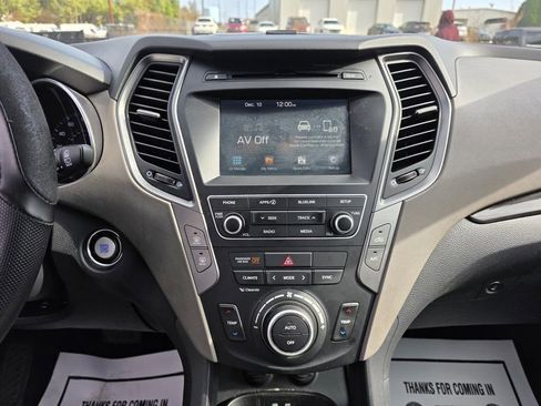 Used 2017 Hyundai Santa Fe Sport image 25