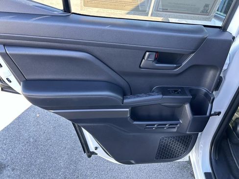 Used 2025 Toyota 4Runner SR5 image 20