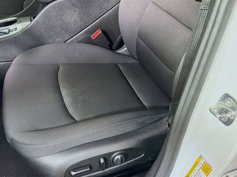 Used 2023 Chevrolet Malibu LT image 21