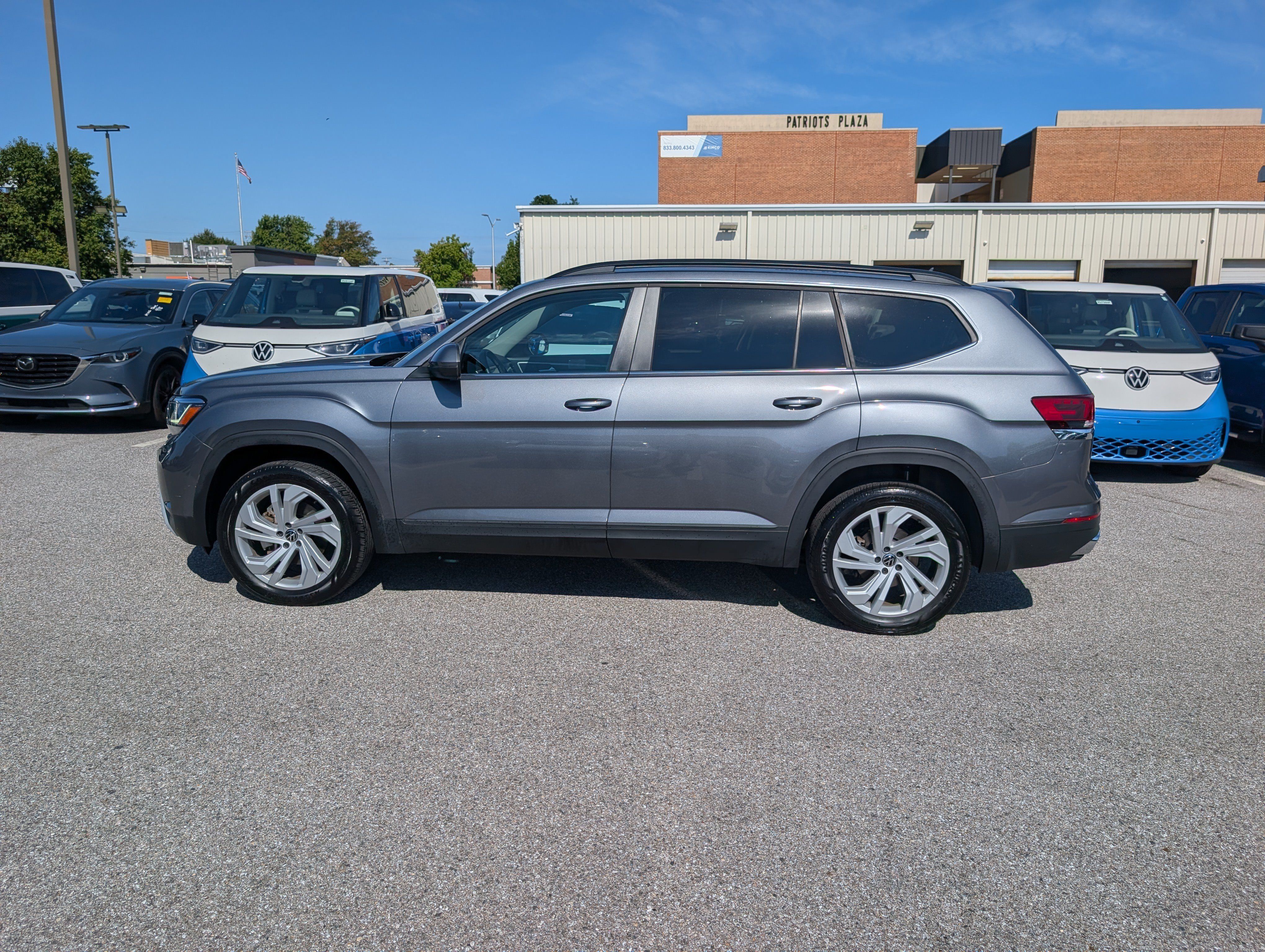 Used 2023 Volkswagen Atlas SE AWD/4WD image 6