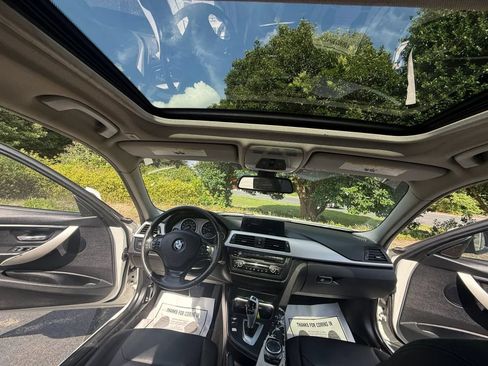 Used 2015 BMW 320i Sedan RWD image 9
